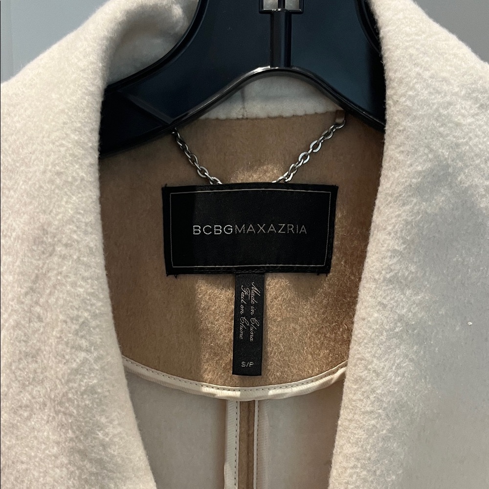 BCBGMaxAzria Camel and Ivory Robe - Picture 2 of 3